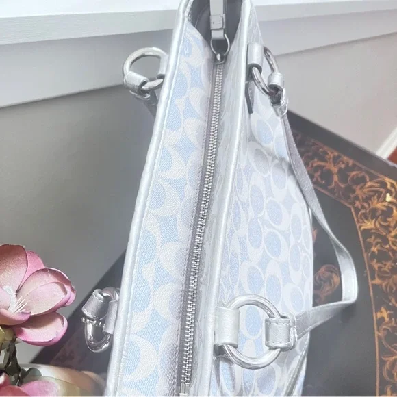 Coach Signature Peyton Heritage Tote Lt Denim Silver Leather Accent EUC COA - Picture 8 of 12